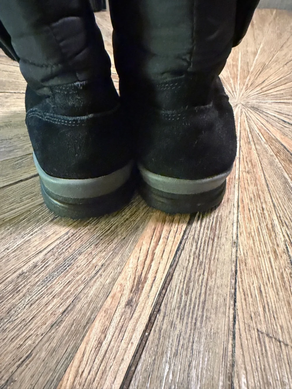 Lands’ End Black Suede Quilted Winter Boots Cozy Lined Pull On Size 7 short